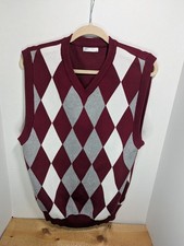 Coofandy V-Neck Sweater Vest Men  s Medium Red/Gray Argyle Sleeveless Pullover