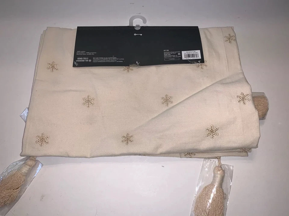 THRESHOLD 52"x52" Embroidered Snowflake Table Throw NATURAL Tassels NWT XMAS  - Image 4 of 4