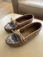 Minnetonka Suede Moccasins Womens Sz 8 Aztec Embroidered  Fringe Tan Brown