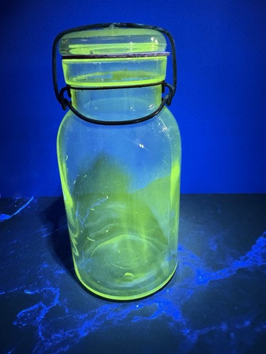 Antique Atlas Style Jar,Quart sz.Wire Tied Bail In Working Order.Manganese Glass