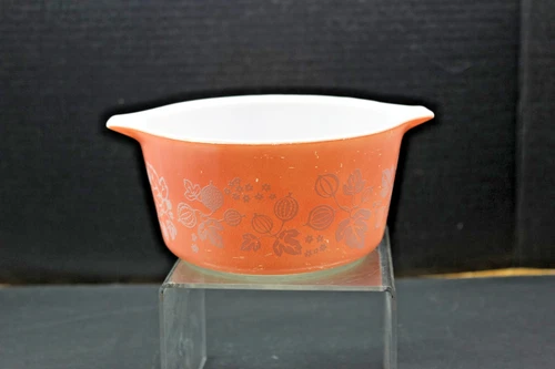 Vintage Pyrex Pink Gooseberry #473 1 Qt Casserole Dish - no Lid