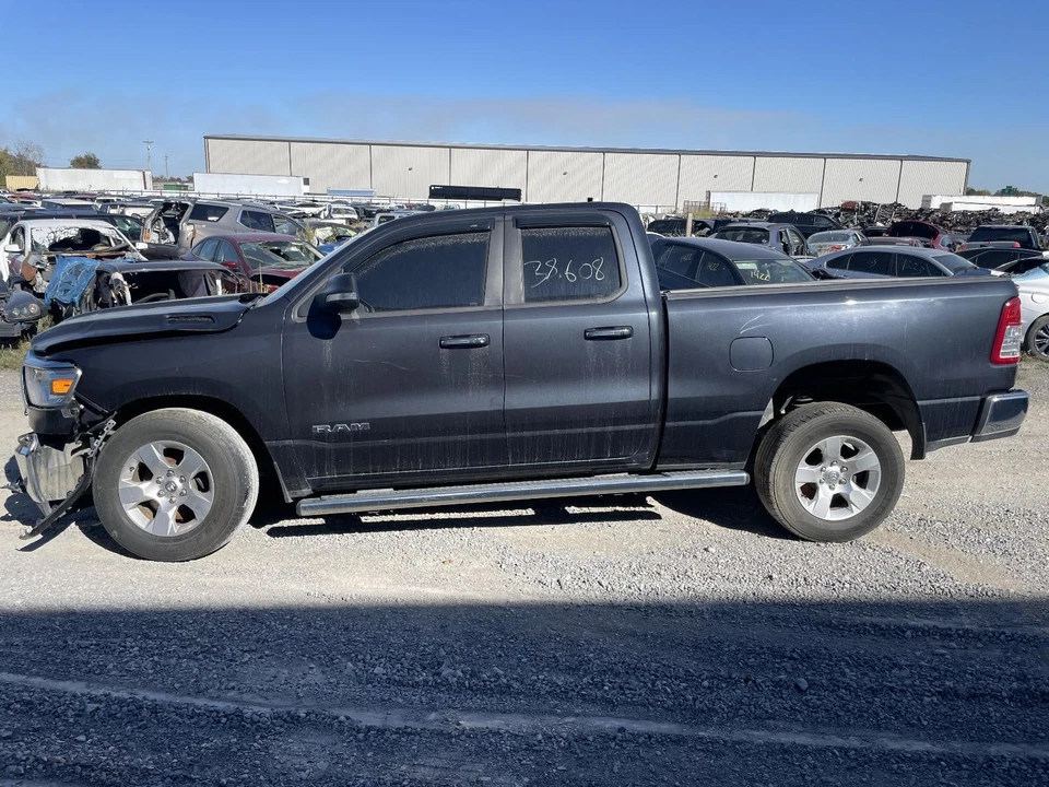 2019 DODGE RAM 1500 NEW STYLE 2WD 3.6L 4X2 AUTOMATIC TRANSMISSION ONLY! AT AUTO Foto 2 de 2