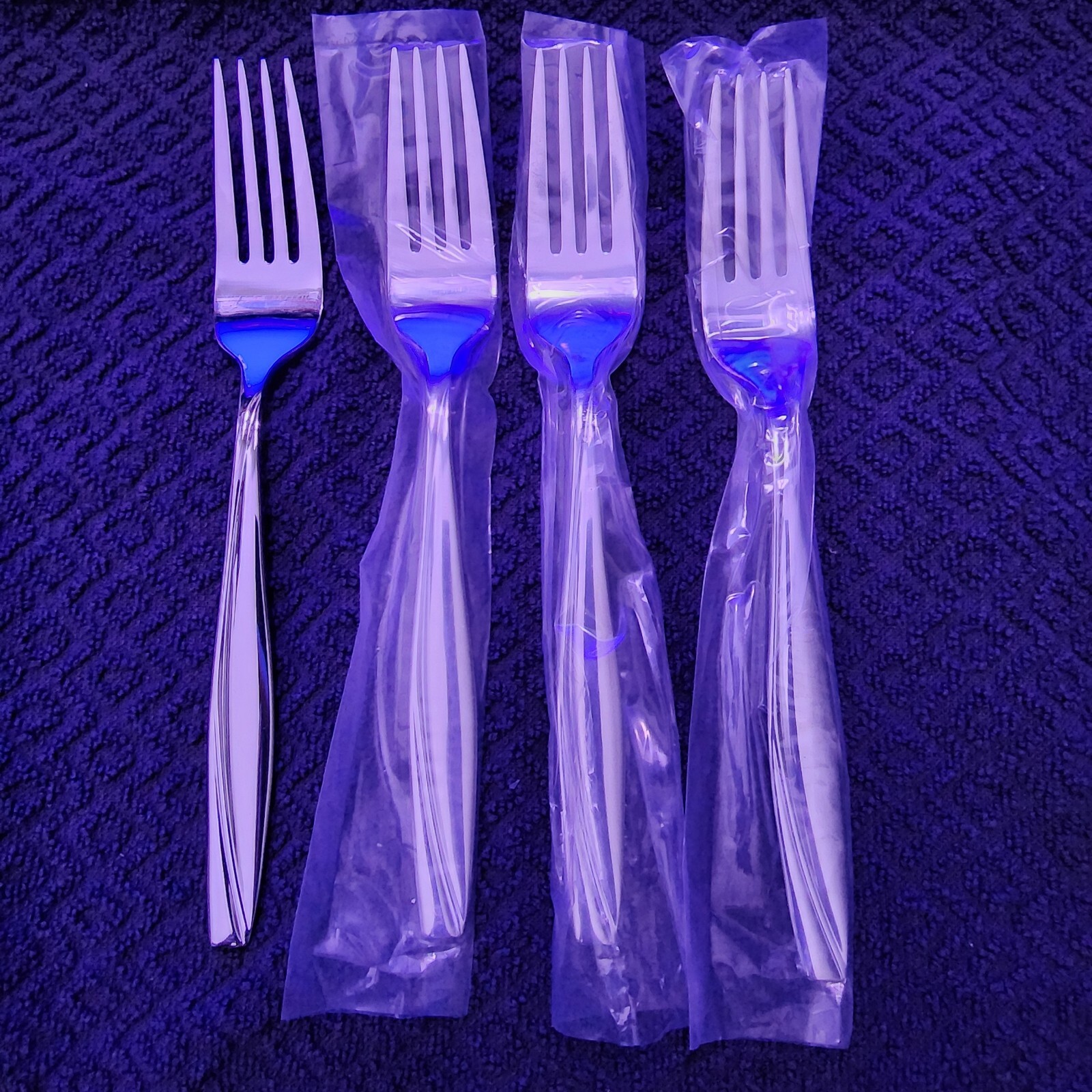 NEW SET OF (4) ONEIDA CAMLYNN MIRROR 8" GLOSSY DINNER FORKS eBay