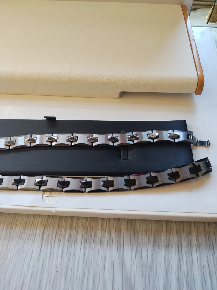 Pulsera de carburo de tungsteno Foto 4 de 4