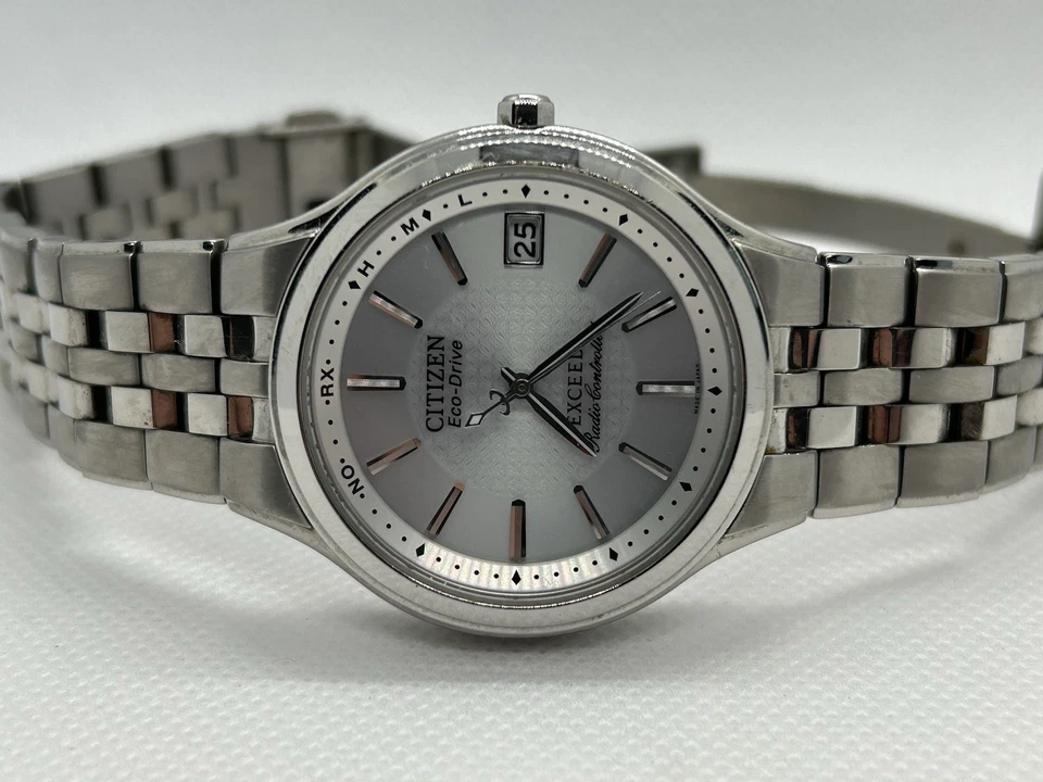Citizen Exceed Men’s H111-T013627 Eco-Drive Radio Controlled Watch - Image 3 of 4