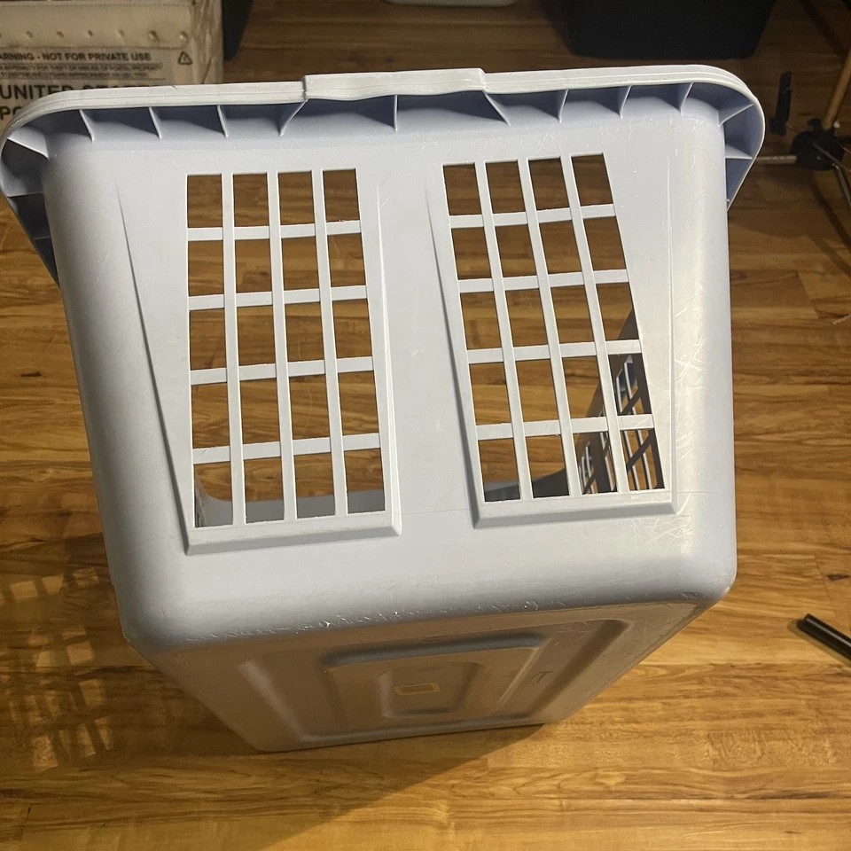 Vtg Rubbermaid Laundry Basket 2973 Slate Blue Hamper Rectangular Plastic 1984 - Image 4 of 4