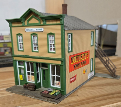 HO  PRE-ASSEMBLED BUILDING, GENERAL STORE,  FROM LAYOUT ESTATE