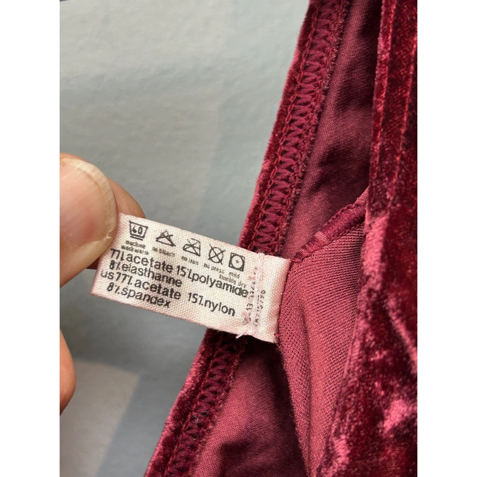 Body Huit 8 Terciopelo Borgoña Vino Rojo Textura Aplastada EE. UU. M Manga Larga Foto 4 de 4