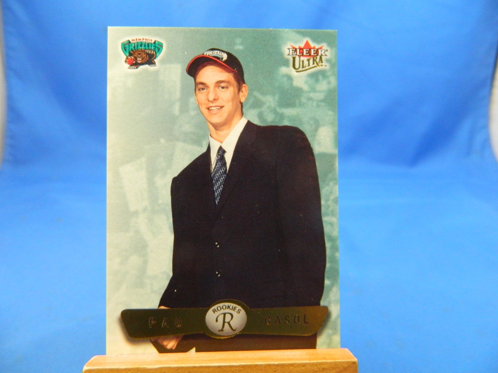 Pau Gasol Fleer Ultra 2001-02 #69 RC Rookie /2222