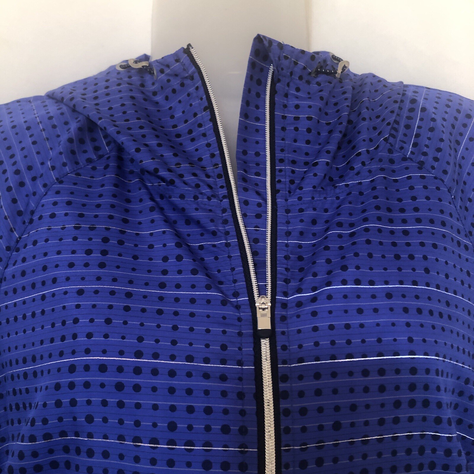 Athleta Jacket Windbreaker Rain Jacket Reflective… - image 3