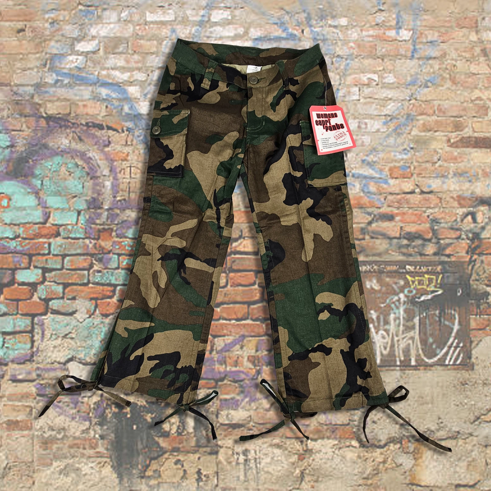 Womens NWT Green Jungle Camo Capri Pants Size 5/6 (28")