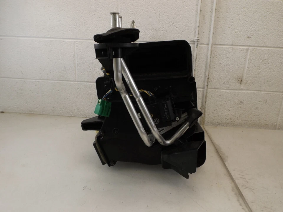 2004-2009 Cadillac SRX A/C Evaporator Core and Case Assembly Used OEM 19130190 - Изображение 4 из 4