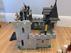 LEGO Castle: Black Falcon's Fortress 6074 (1986) - 100% Complete W/Minifigures
