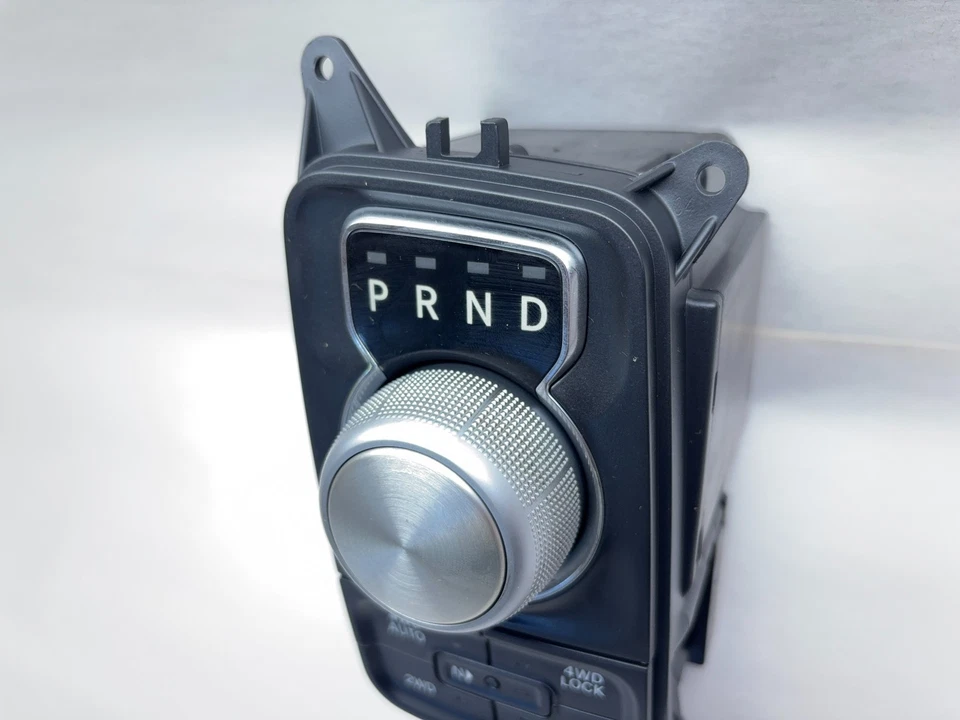 Perilla selectora de cambios de transmisión Ram 1500 2014-2018 4x4 BW44-44 56054275 cromada Foto 3 de 4