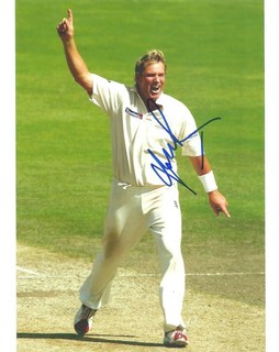Shane Warne AUSTRALIA Signed 10 x 8 Photograph