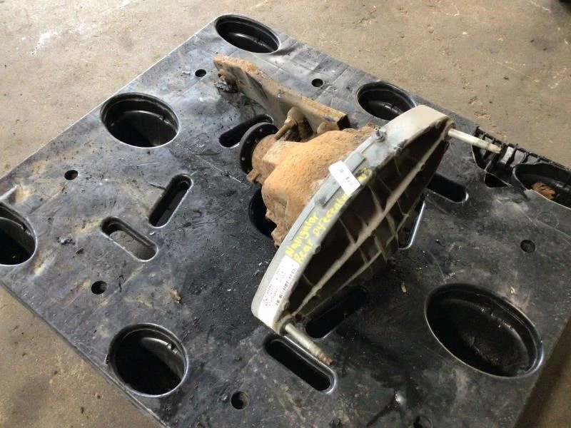 2003 LINCOLN NAVIGATOR AWD REAR DIFFERENTIAL CARRIER ASSY OEM+ - Image 2 of 4