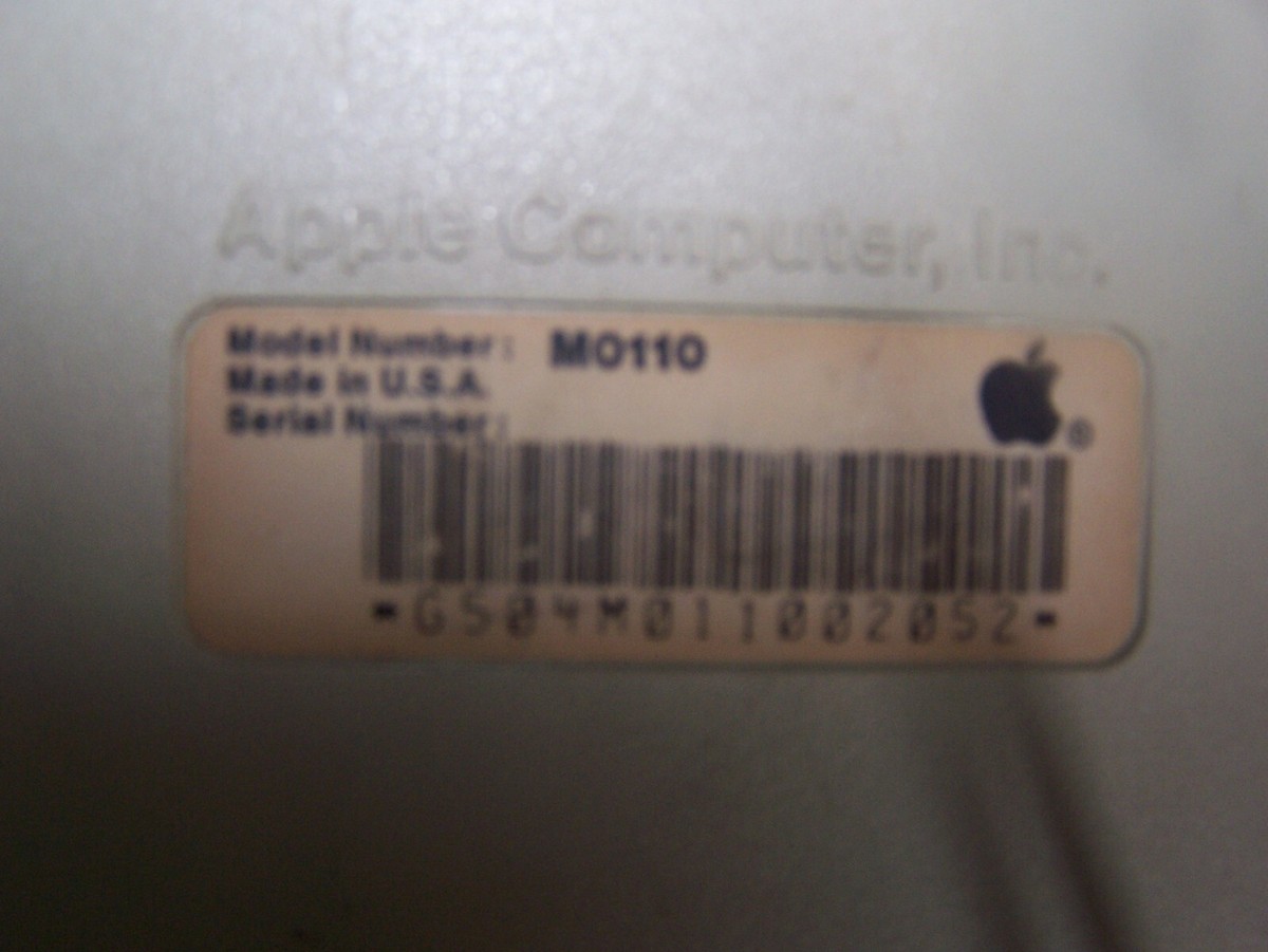 Apple Macintosh 128K or 512K Keyboard M0110 woth cable Tested
