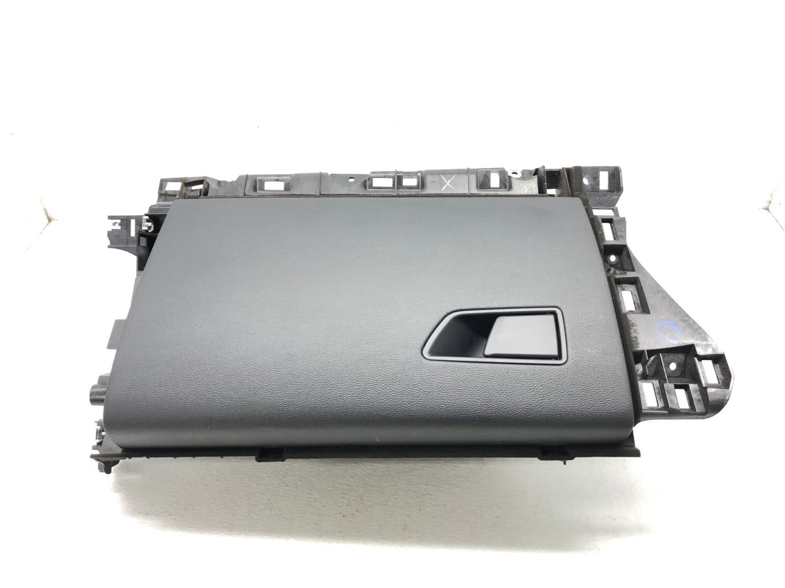 2017-2020 MASERATI LEVANTE RIGHT PASS FRONT GLOVE BOX STORAGE COMPARTMENT OEM