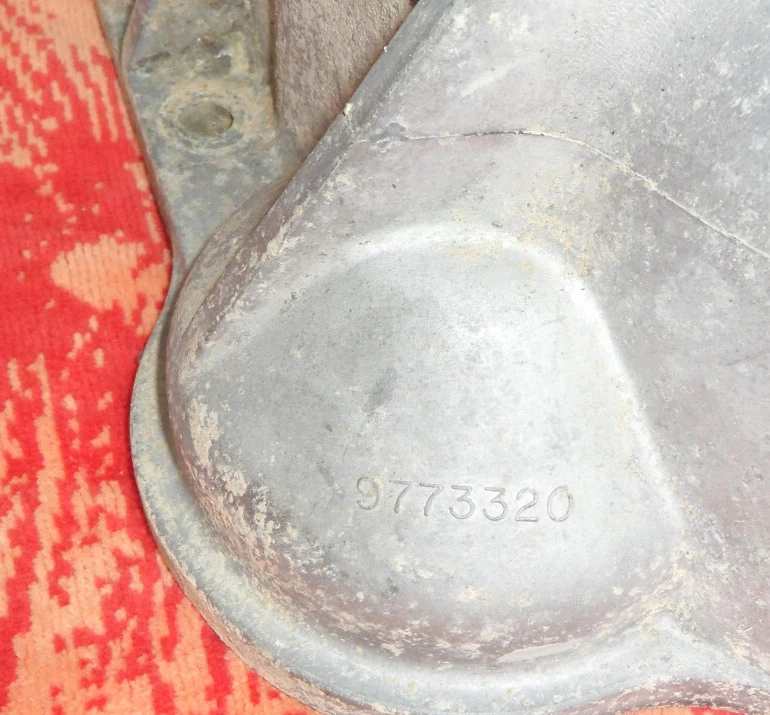 Pontiac V8 GM 9773320 1964 carcasa de aluminio GTO LeMans Tempest Buick Olds Foto 3 de 4