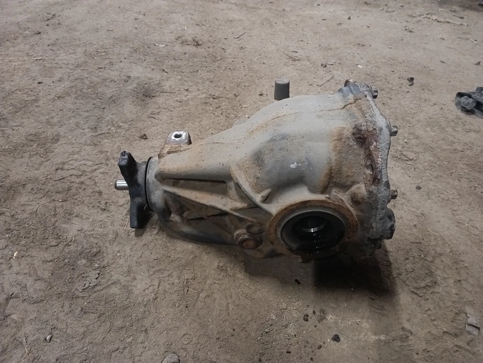 Diferencial trasero MERCEDES-BENZ 3.27 C 230 W203 1713500414 2.5 gasolina Foto 2 de 4