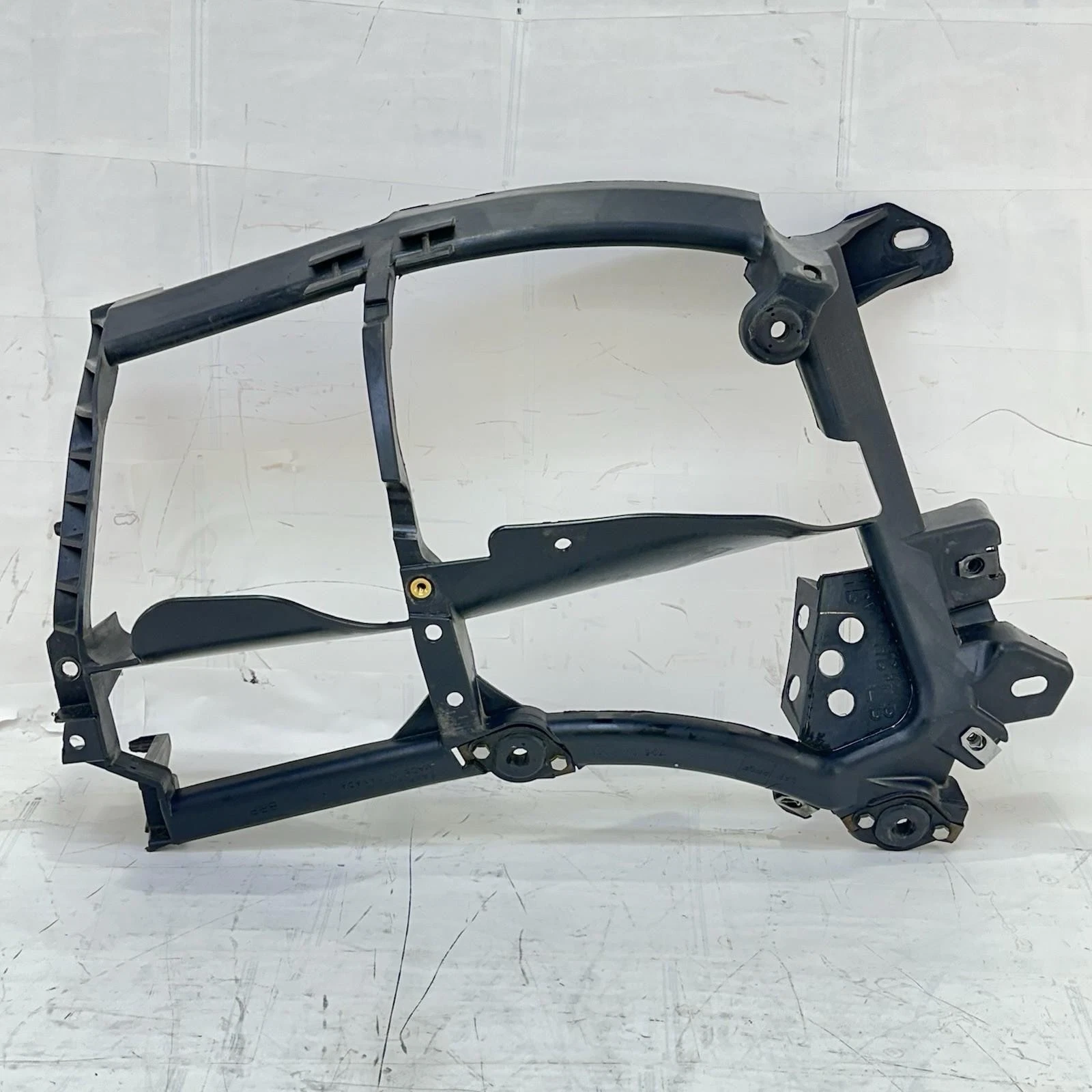 2016 CAN-AM SPYDER RT LEFT SIDE FAIRING STAY FRONT COWL BRACKET HOLDER MOUNT