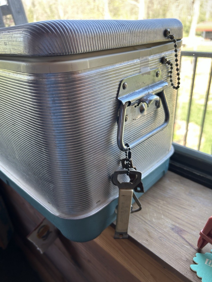 Vintage Thermos Cooler Ice Chest Green Metal Top Handle, Latching