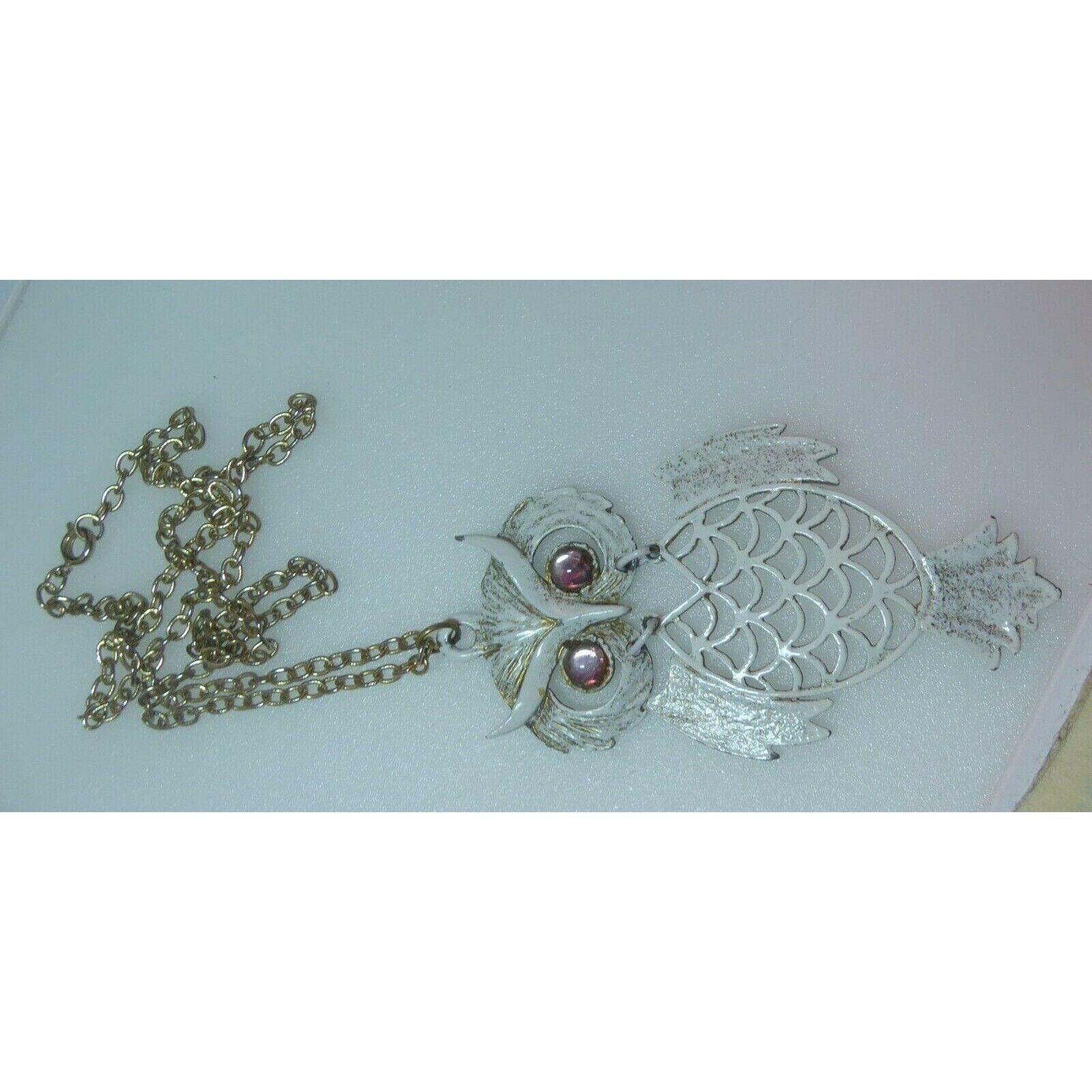 Vintage White & Gold Owl Necklace - Big Enamel Pa… - image 5