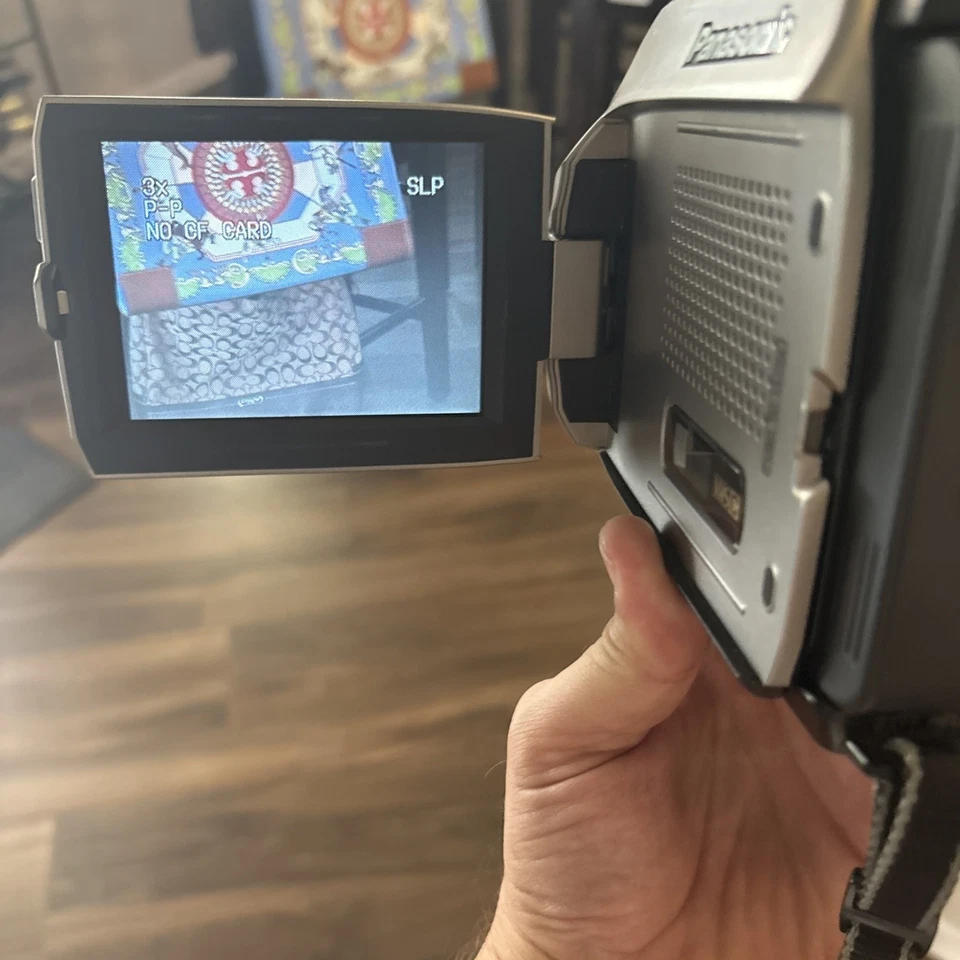 Panasonic PalmSight PV-L759D VHS-C Camcorder w/New Battery/Charger & More-Tested - Image 2 of 4