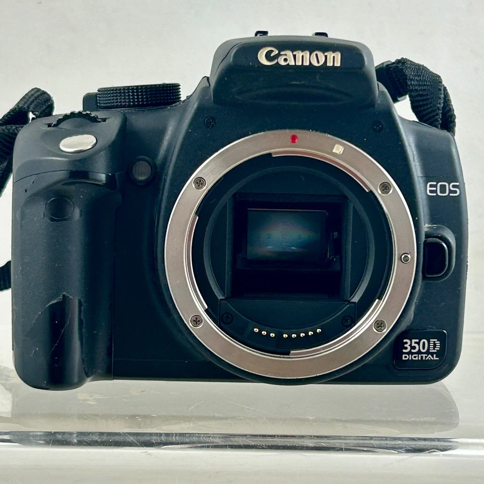 Canon EOS 350D DSLR Camera with Yongnuo 50mm F1.8 Lens -boxed - Image 4 of 4