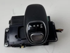 2012-2014 Chrysler 300 Automatic Transmission Floor Gear Shifter Assembly OEM