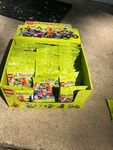 minifigures box