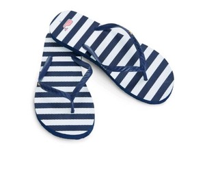 vineyard vines flip flops womens