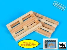 Black Dog 1/35 Wooden Wood Pallets (2 pallets) [Assembled] [MODEL KIT] W35002
