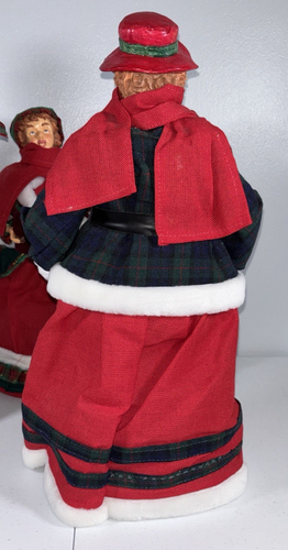 Familia de cuatro figuras estilo Dickens de Navidad 15" - 18" de alto usado en excelente estado - Imagen 12 de 20