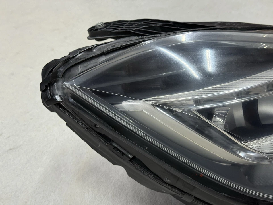 Ксеноновая фара для правостороннего пассажира 2012–2014 Mercedes W218 CLS550 CLS63 AMG - Изображение 4 из 4