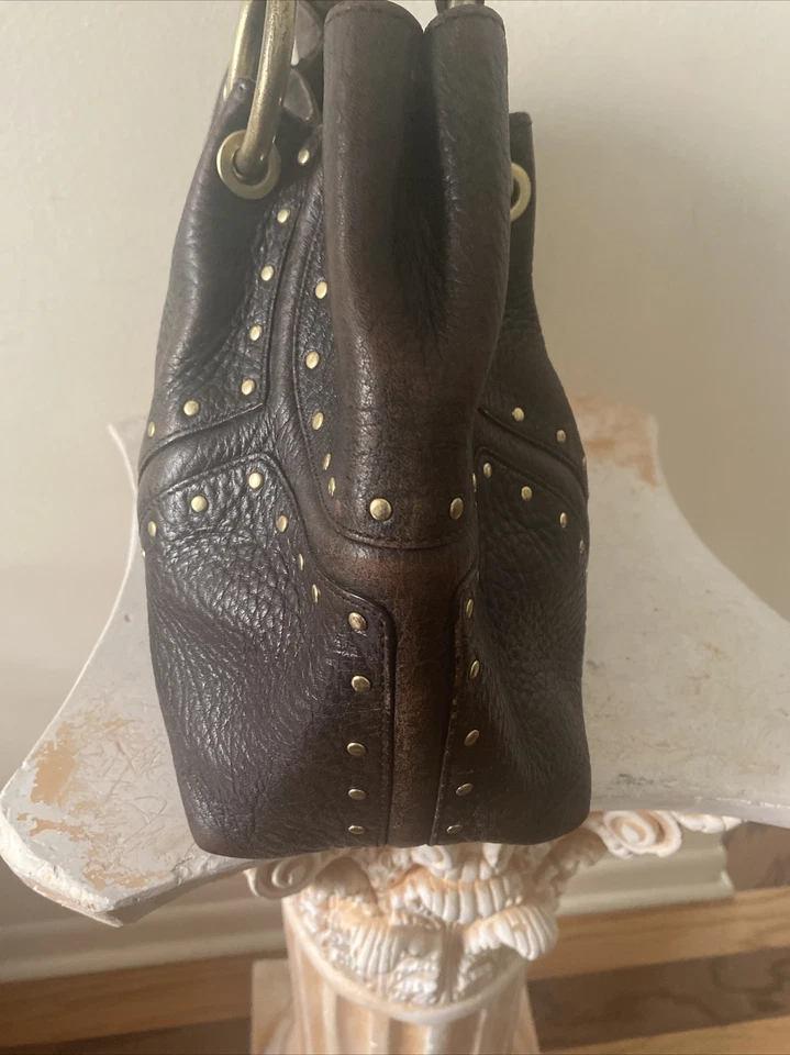 DE COLECCIÓN KENNETH COLE NUEVA YORK Latón Tachuela Cuero Marrón Motociclista Bolso Cartera Foto 4 de 4