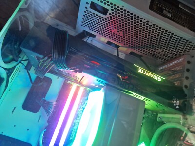 GIGABYTE GeForce RTX 3070 Ti GAMING OC 8GB GDDR6X Grafikkarte (wie neu)
