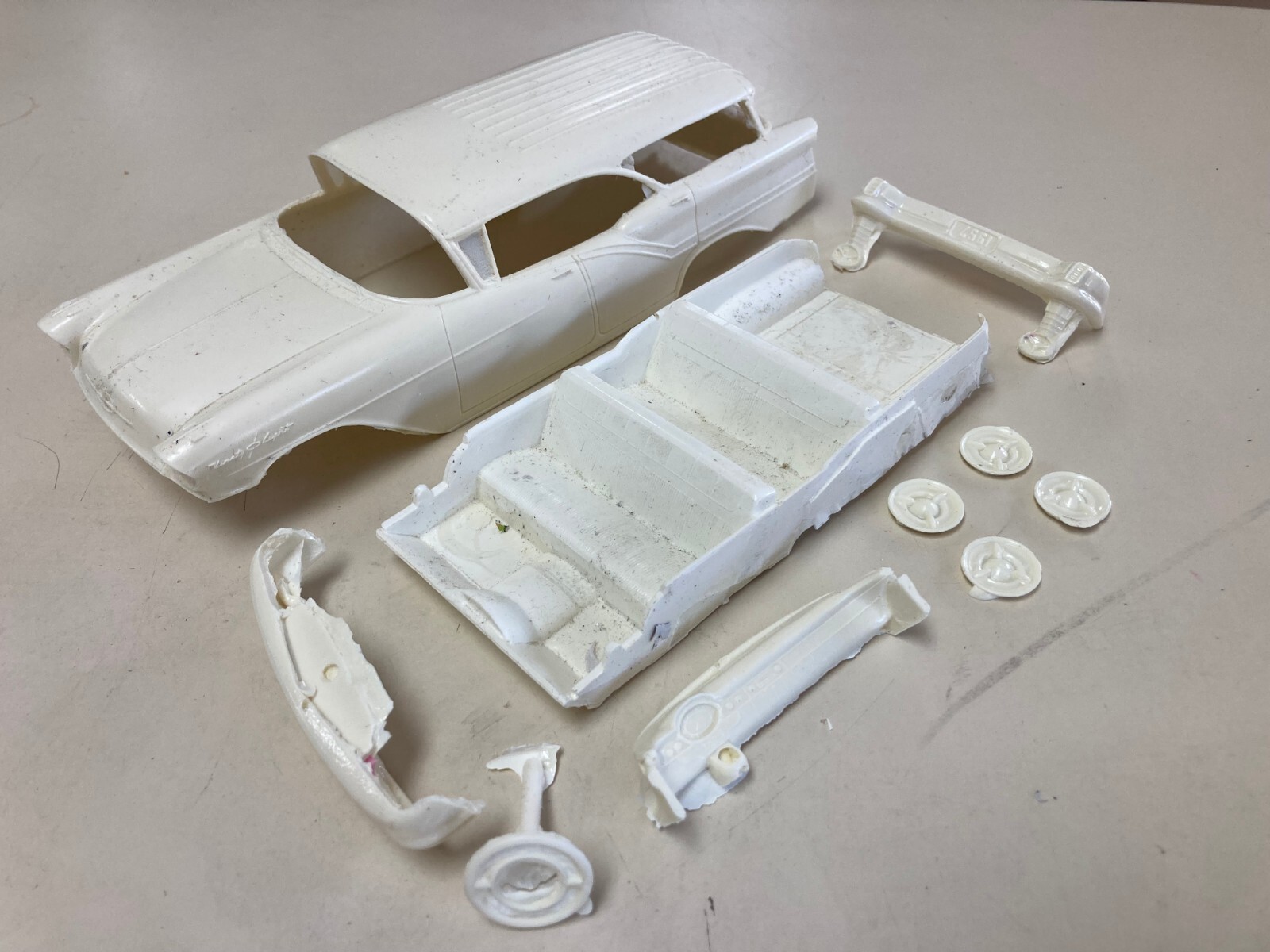 Vics Resins 1957 Oldsmobile Station Wagon 1/25 resin