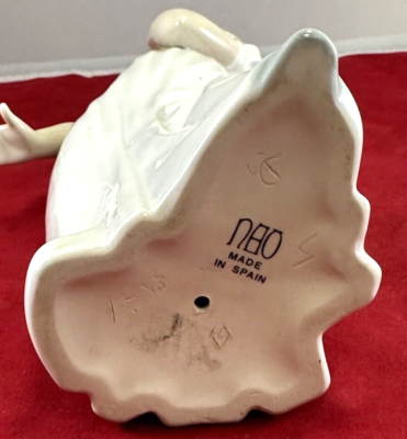 Vintage 1992 NAO Lladro Young Girl Yawning Porcelain Figurine | eBay