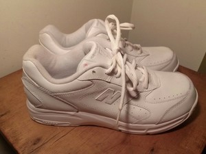 new balance nursing shoes