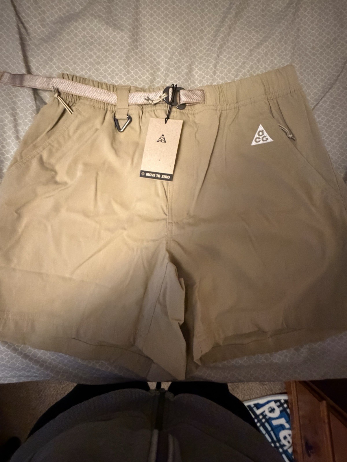 Nike ACG Beige Loose Fit Above Knee Shorts Mens Large NWT