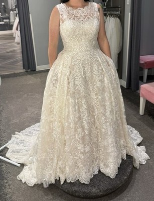 Ivory Lace Illusion Neck Sleeveless Princess Ball Gown Wedding Dress Train