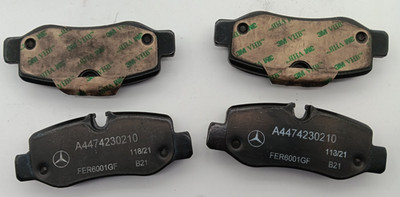 Genuine Mercedes-Benz Rear Brake Pad Set A4474200320 Vito V-Class Metris OEM