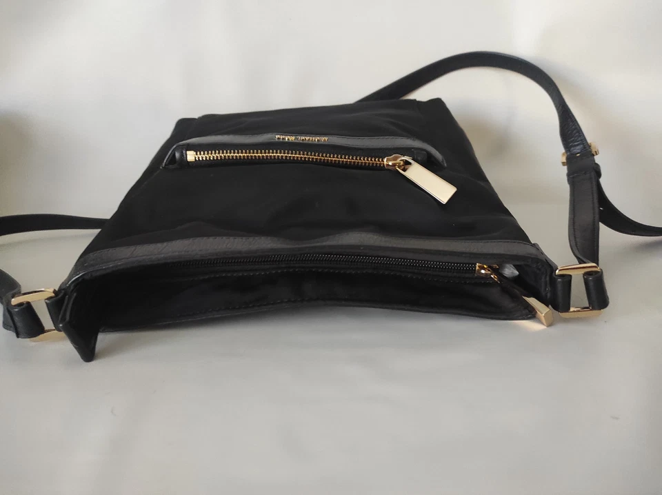 Michael Kors Nylon Messenger/Cross Body Travel Bag Black Size M 9.25"W 9.5"H 3"D - Image 4 of 4