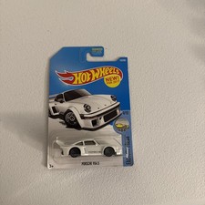 Hot Wheels 2017 White Porsche 934.5