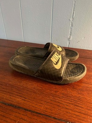 Men’s Size 9 Nike Benassi‎ JDI Black with Gold Slides Sandals 343880-016 Nike Benassi Slides  main image 4