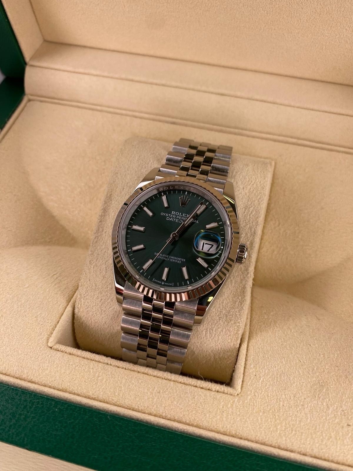 Rolex Datejust 36 126234 2023 Mint Green Jubilee Full Set Fluted Bezel image 4