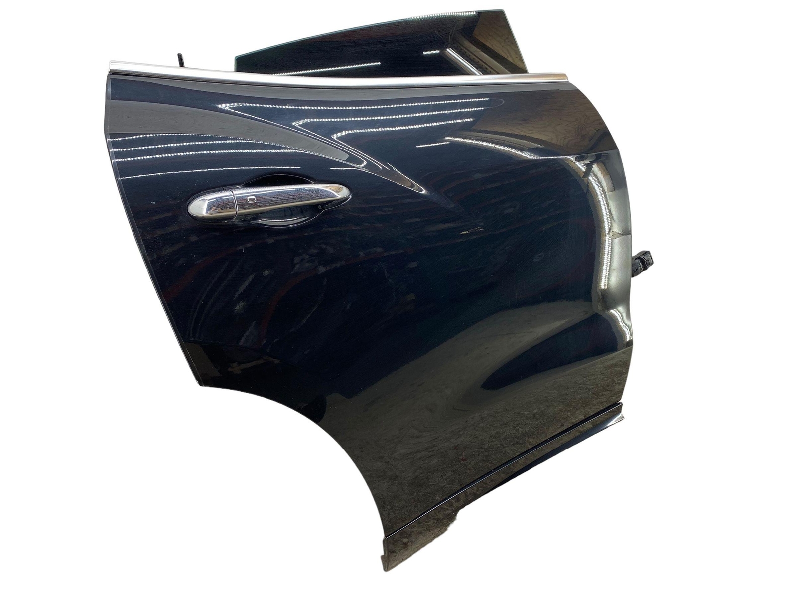 2017-2024 MASERATI LEVANTE OEM RIGHT REAR DOOR SHELL NERO BLACK (815)