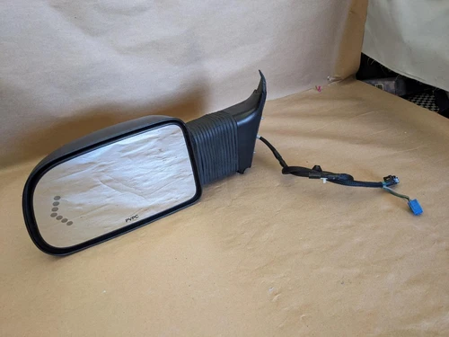 OEM 03-07 Chevy Silverado 9 wire Power Driver Left Side View Turn Signal Mirror