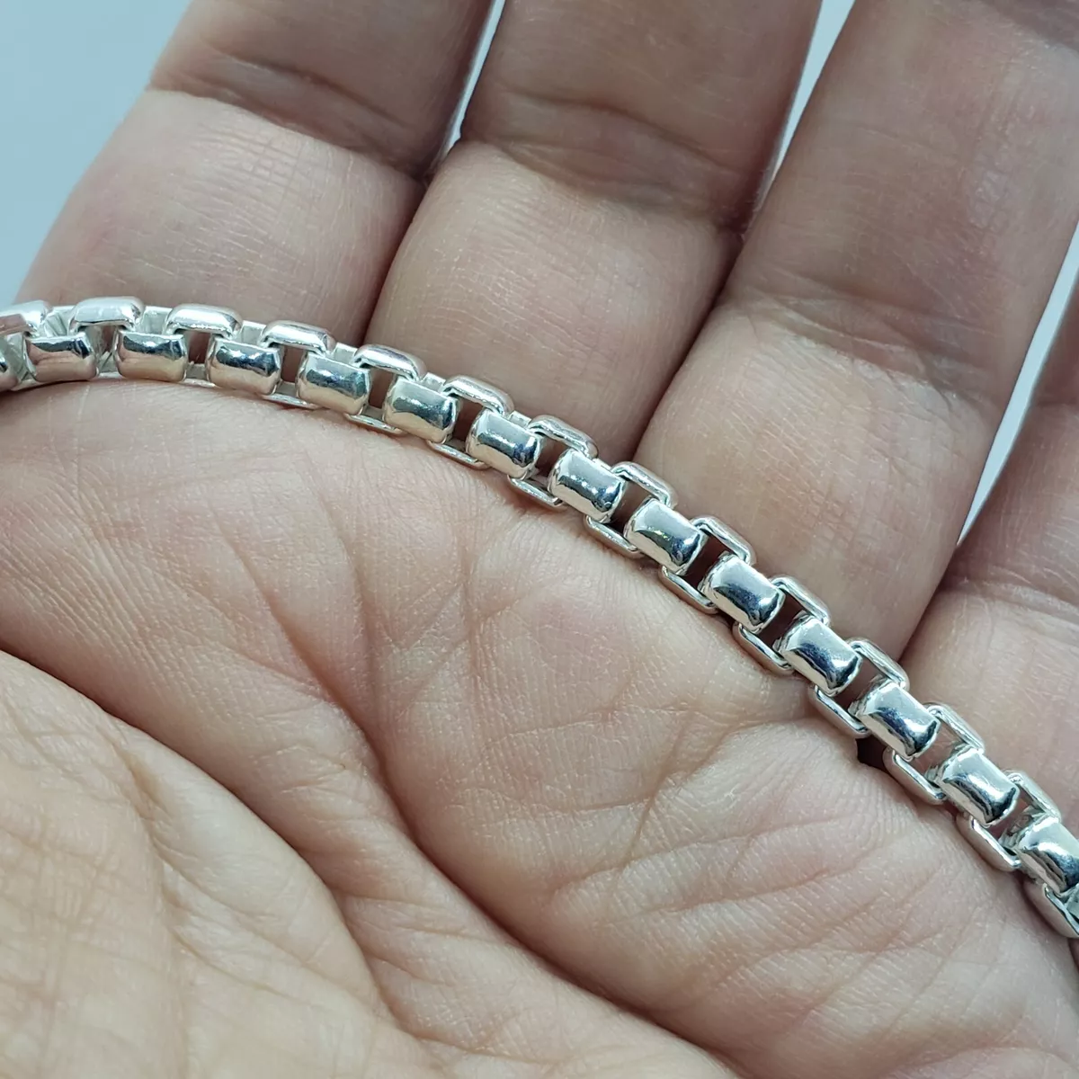 Silver round hotsell box chain